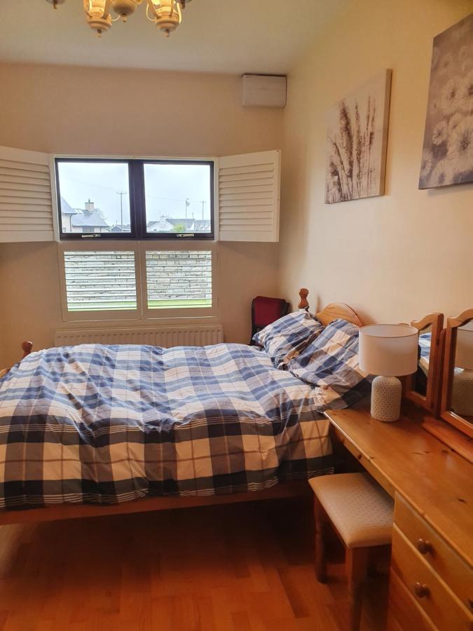 Apartamento The Aul Shop & Public House -Entire Private Annexe Kilcoo Exterior foto